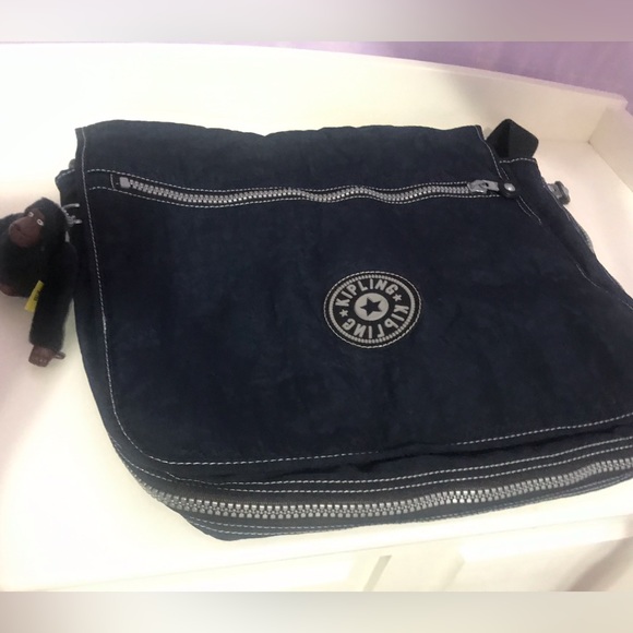 Vintage Kipling Messenger Bag in Navy - Picture 3 of 6